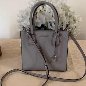 MICHAEL Michael Kors Women's Medium Mercer Messenger Bag, Pearl Grey